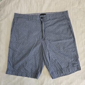 Banana Republic Shorts Mens 36 x 9 Blue Chambray Arrows Chino Casual Cotton Prep